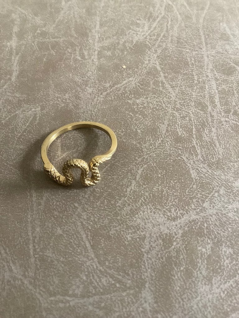 ring met slang merk my, Ophalen, Zo goed als nieuw