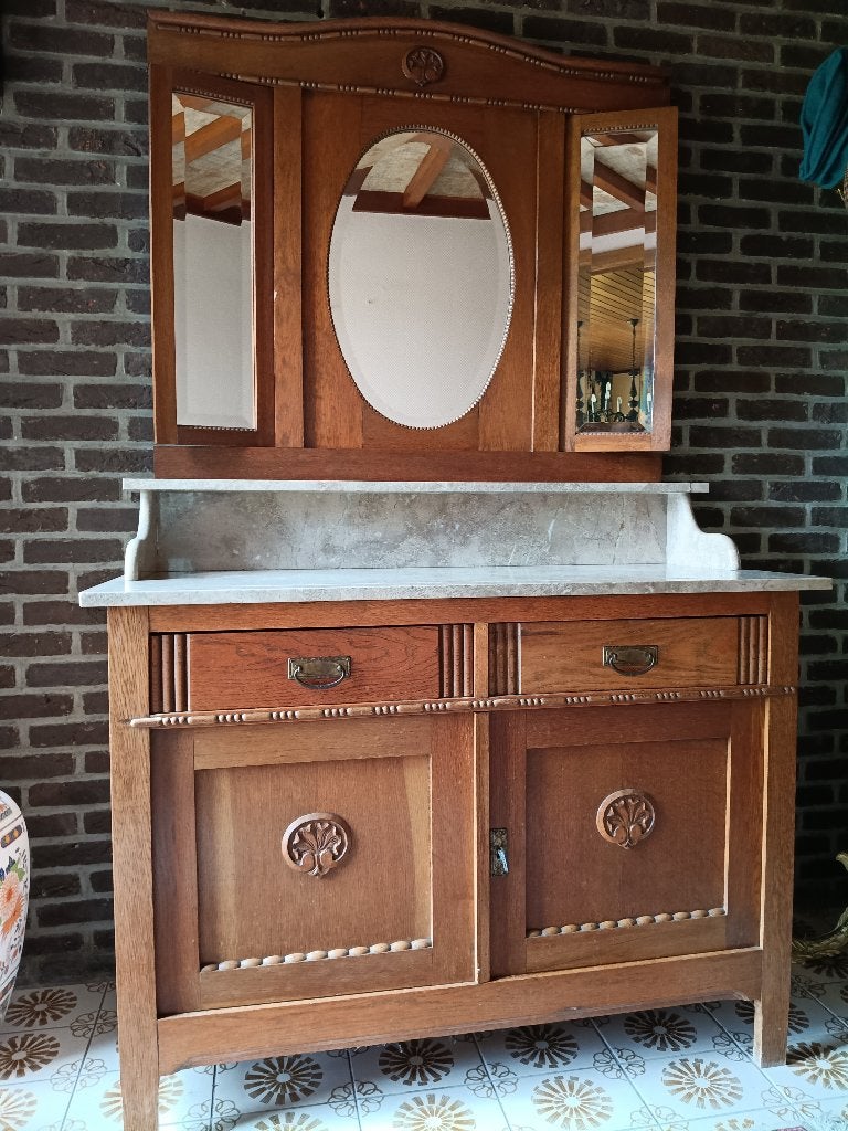 Decoratief massief eiken meubel, Ophalen