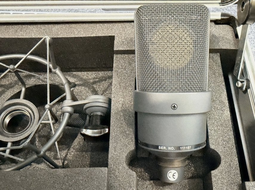 N​‌e​‌u​‌m​‌a​‌n​‌n TLM 103 mt (mat zwart) - met koffer, Musique & Instruments, Microphones, Enlèvement ou Envoi, Comme neuf, Micro studio