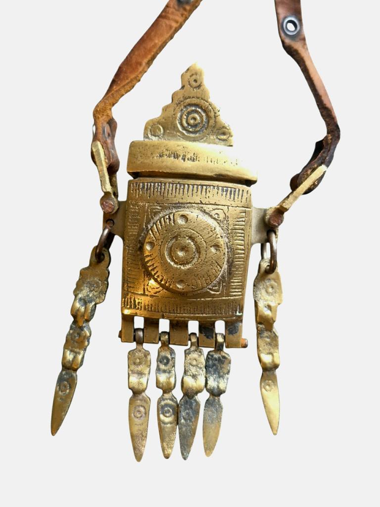 Bronzen doos met Ottomaanse kunst, Ophalen
