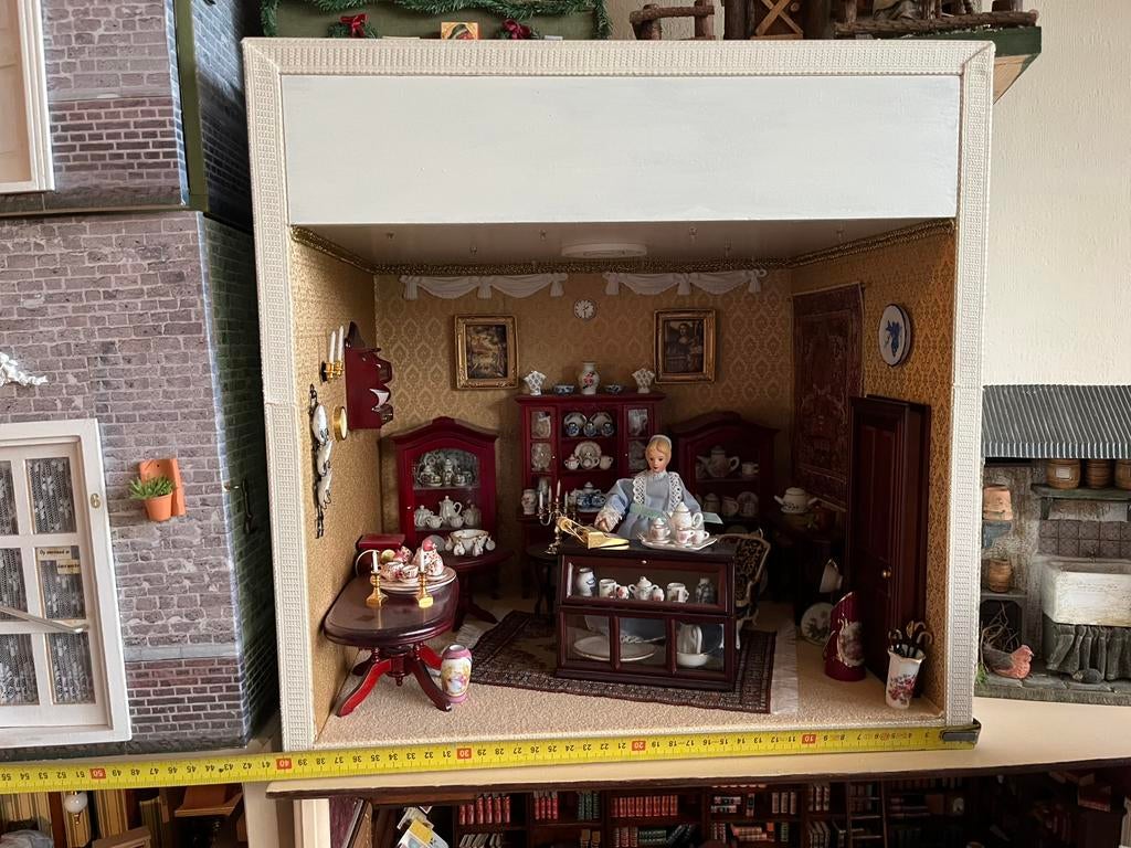 Collectie Poppenhuisjes, Kijkkastjes en Miniaturen, Verzamelen, Ophalen, Zo goed als nieuw