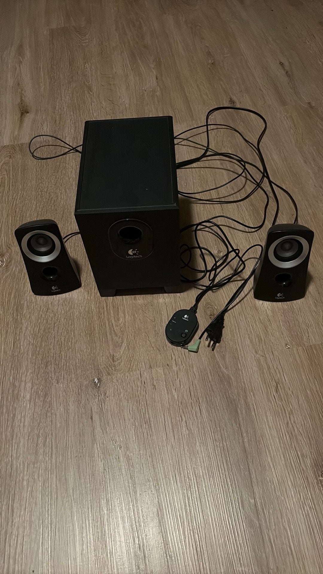 Logitech speaker systeem, Computers en Software, Pc speakers, Ophalen of Verzenden, Gebruikt