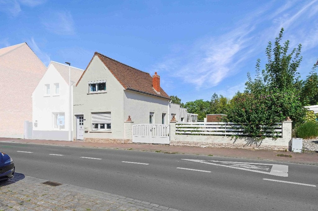 Jolie maison 3 façades semi plain-pied, Immo, Maisons à vendre, Province de Hainaut, 1000 à 1500 m², Maison Bi-familiale ou Jumelée