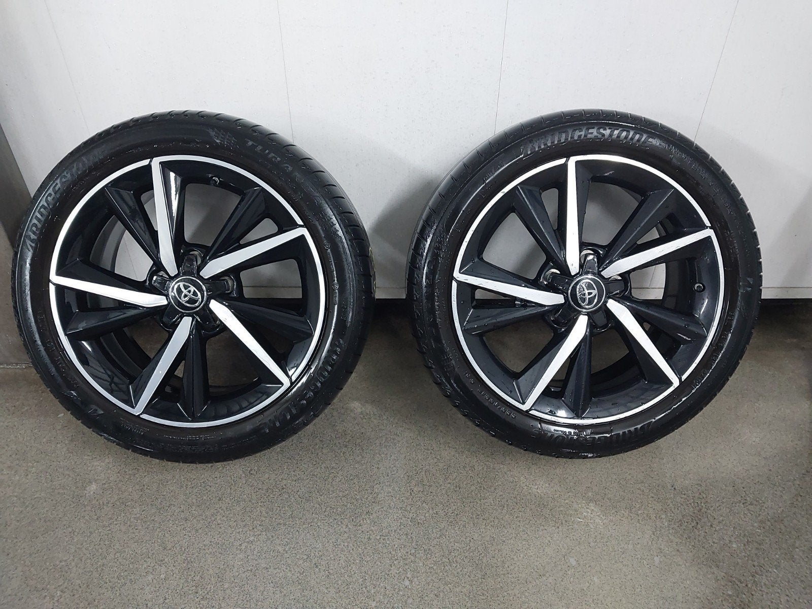 Originele Toyota Auris 17" Velgen + Bridgestone Banden, Pneus été, Enlèvement, Pneu(s), 17 pouces