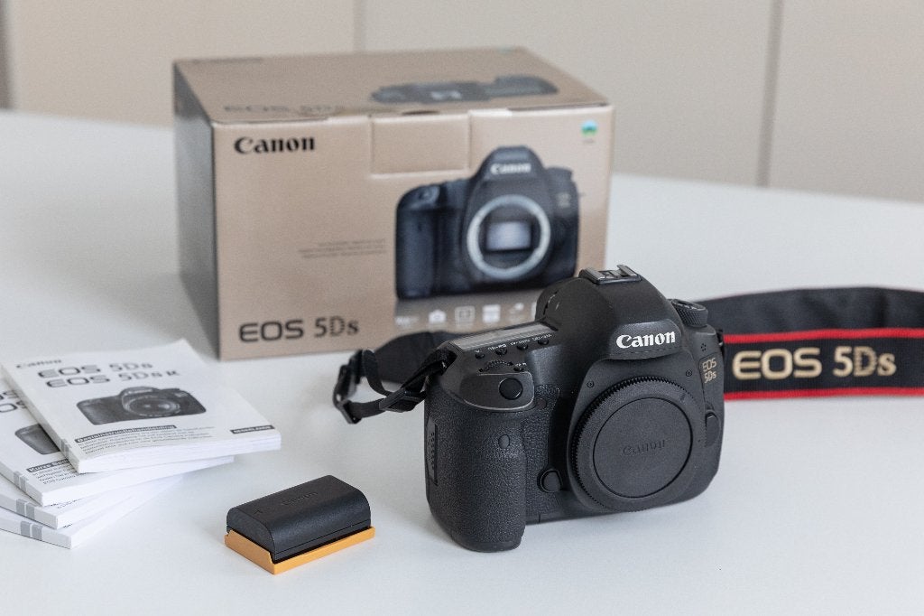 Canon 5Ds - 50.3 MP Camera - 2 accu's, lader, aankoopfactuur, TV, Hi-fi & Vidéo, Appareils photo numériques, Canon, Enlèvement