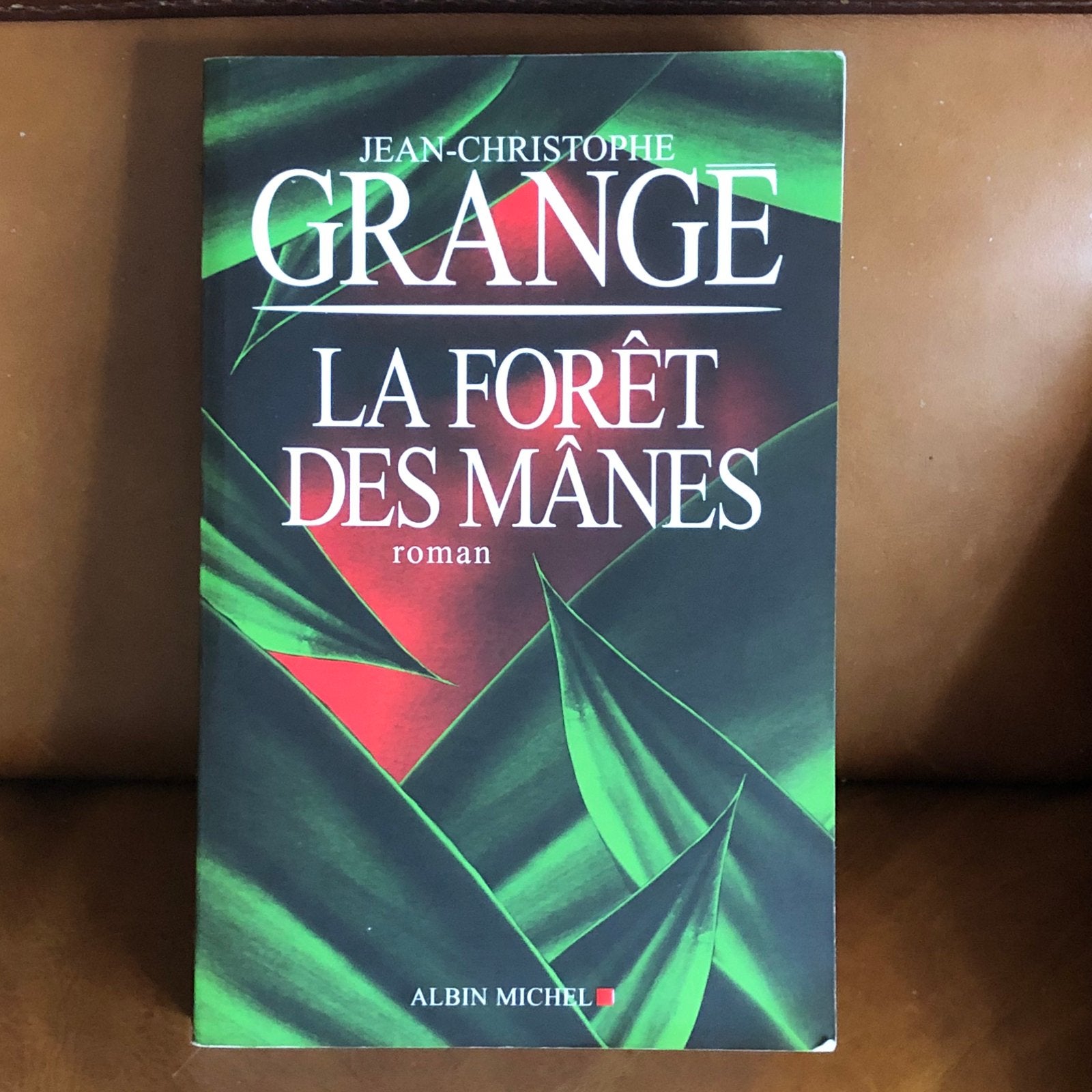 Het bos van Manes - Jean-Christophe Grange, Ophalen