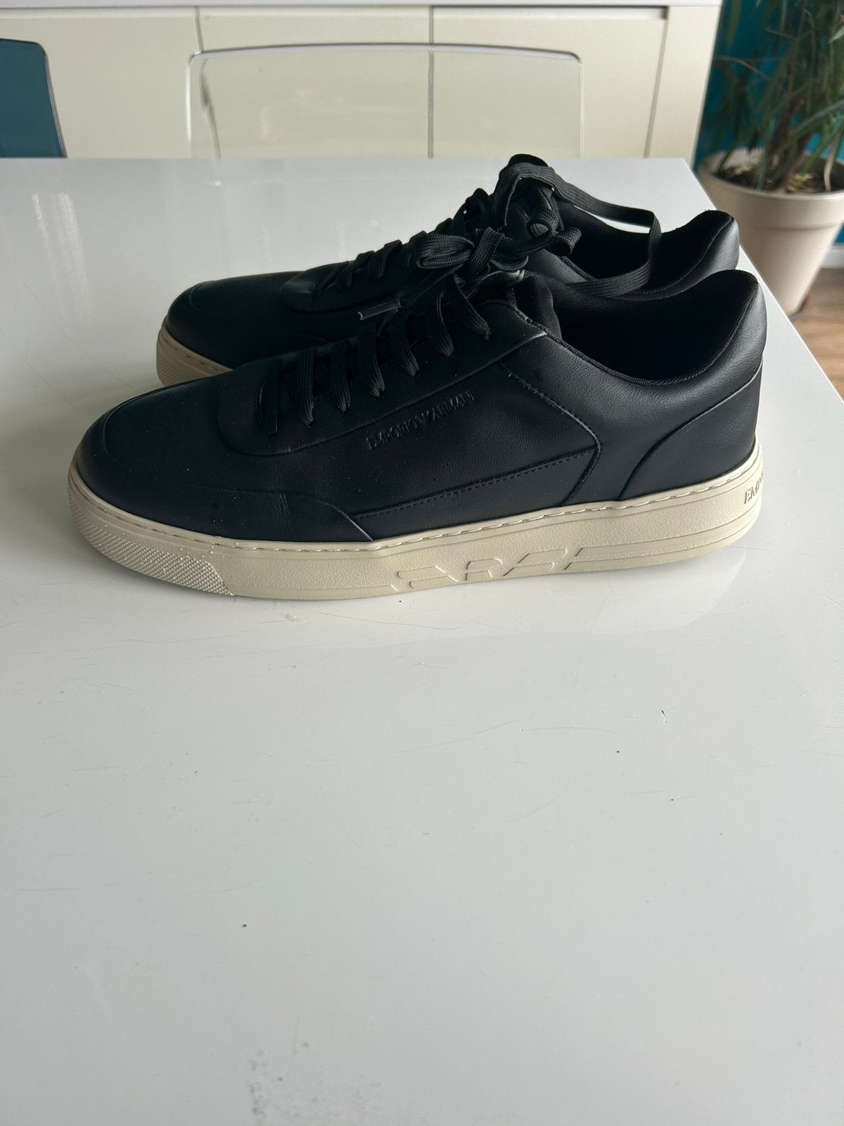 Basket Emporio Armani U X4X645"  en cuir véritable  46, Vêtements | Hommes, Chaussures, Comme neuf, Enlèvement, Baskets, Noir