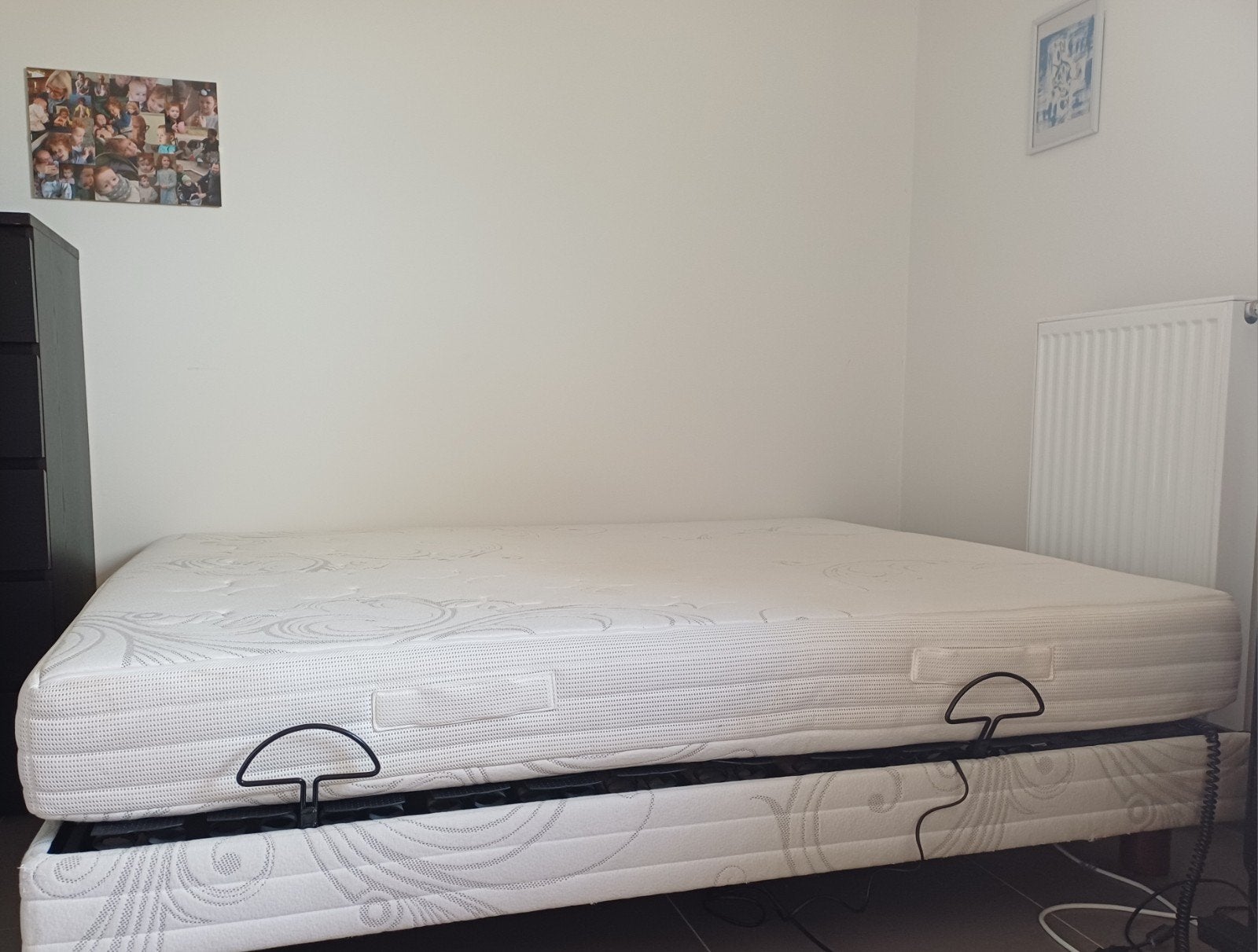 Lit électrique André Renault 140x190 avec matelas, Huis en Inrichting, Slaapkamer | Bedden, 140 cm, 190 cm of minder, Ophalen