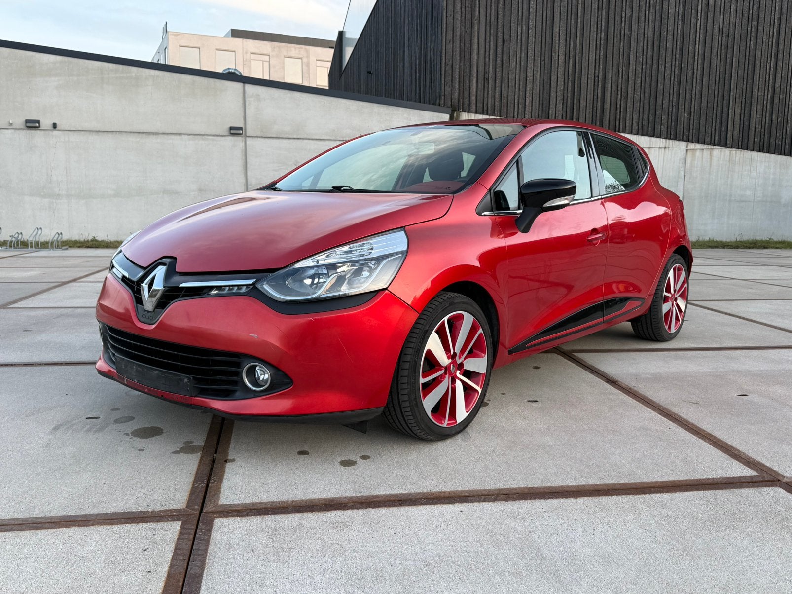 Renault Clio 0.9 TCE Cruise/Navi/Keyles-Go/Homologuée, Autos, Rouge, Achat, Feux de virage, Euro 6