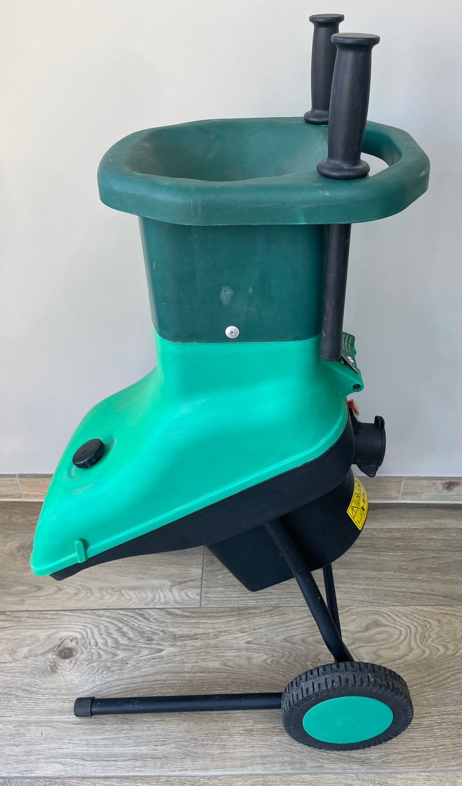 BROYEUR DE VEGETAUX, Enlèvement, Comme neuf, Électrique