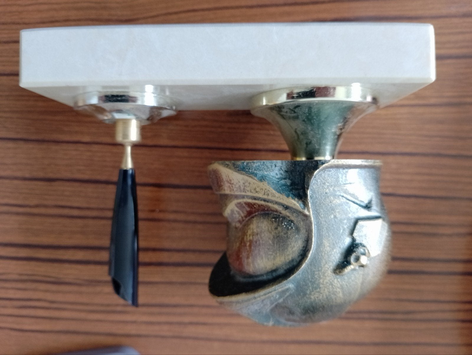 Casque laiton pompier, Collections, Enlèvement