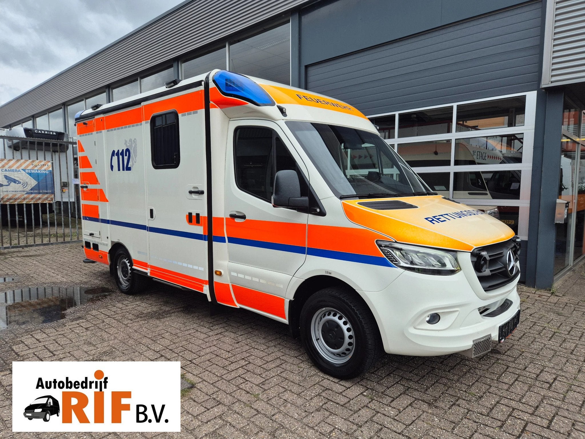 Mercedes-Benz Sprinter 419 CDI/ 3.0 V6/ Complete Ambulance w, Autos, Camionnettes & Utilitaires, Achat, 2987 cm³, Euro 6, Entreprise