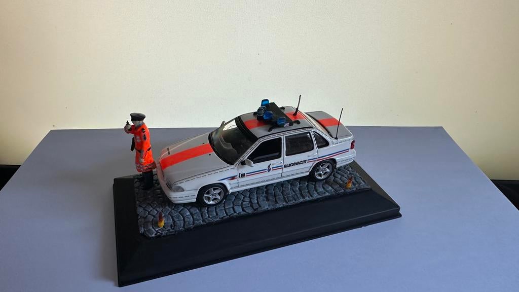 Minichamps 1/43 Volvo S70 gendarmerie rijkswacht code 3, Enlèvement, Utilisé, Voiture, MiniChamps