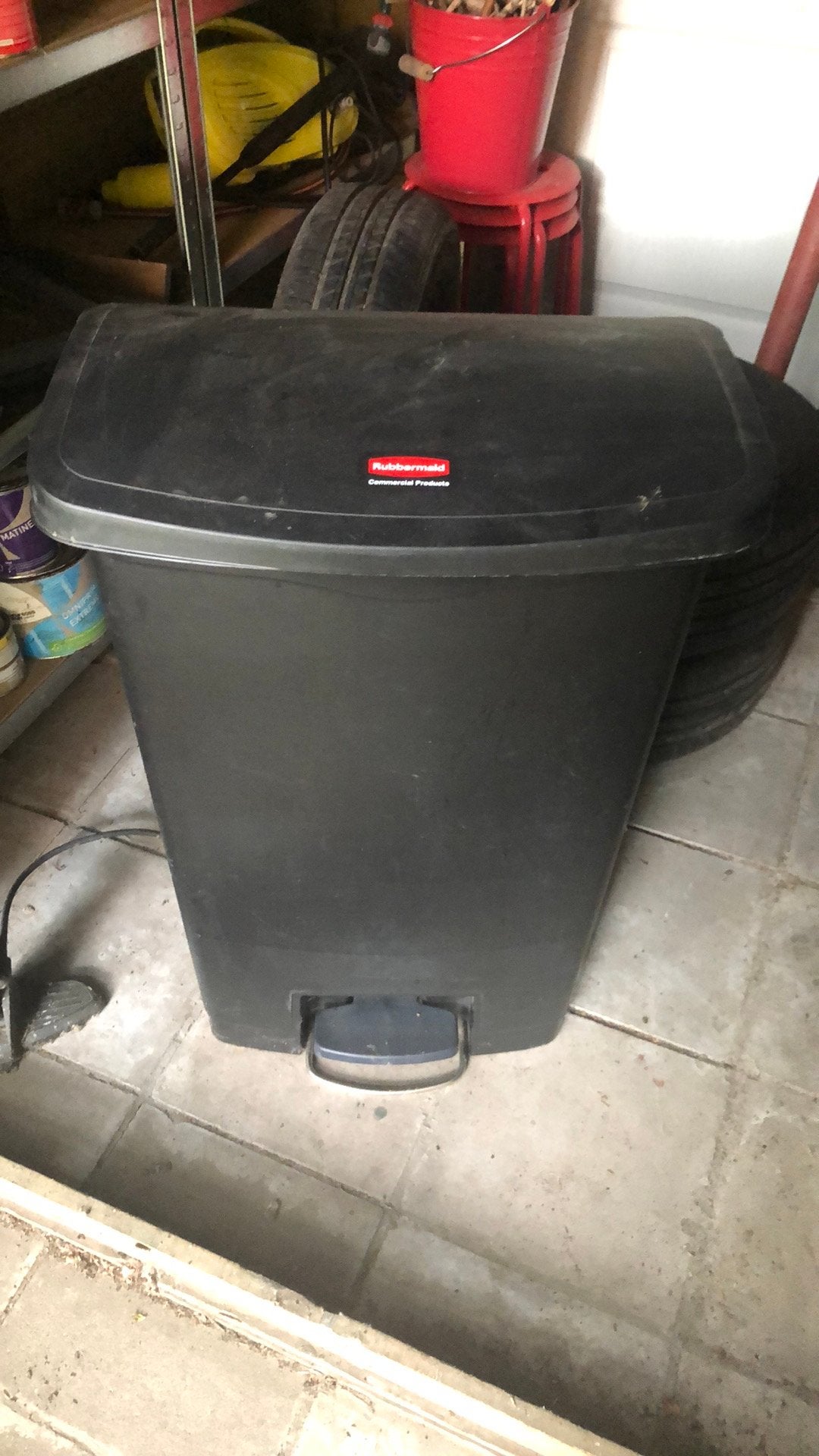 Grote rubbermaid vuilbak., Ophalen, Zo goed als nieuw