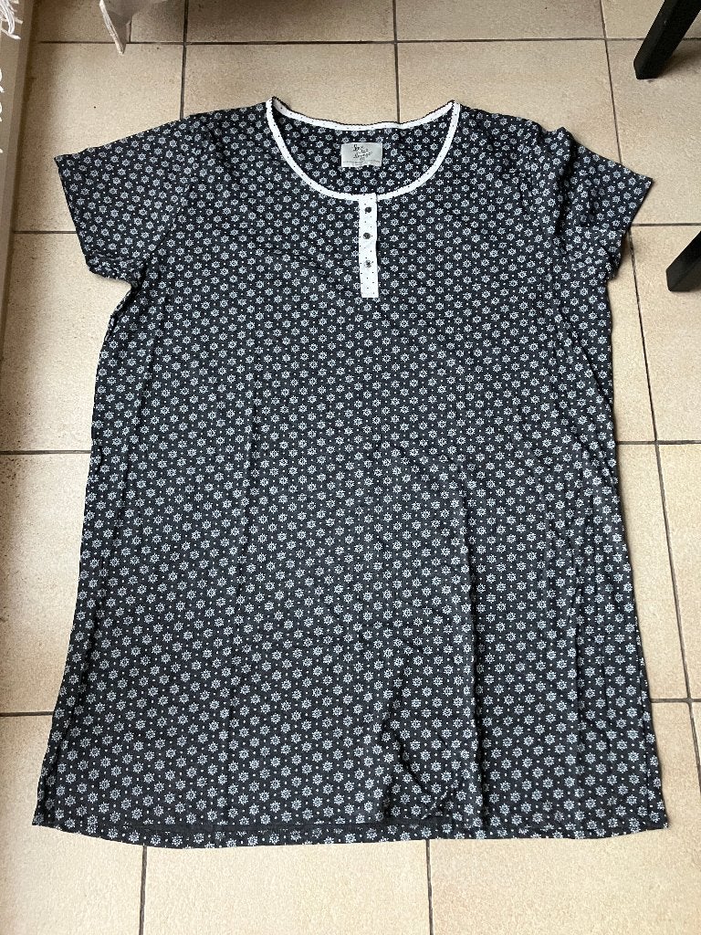 Nieuw Grijs gekleurd nachthemd - maat 50/52, Kleding | Dames, Grote Maten, Ophalen of Verzenden, Nieuw, Grijs