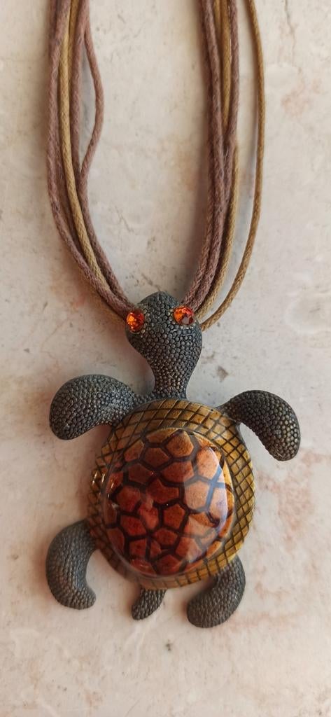 Collier fantaisie femme avec tortue en acier, Enlèvement