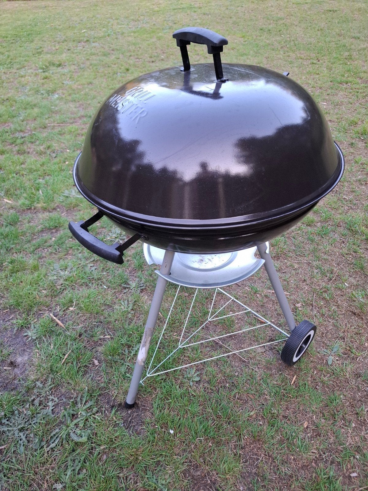 Barbecue 54cm zo goed als nieuw, Tuin en Terras, Houtskoolbarbecues, Ophalen