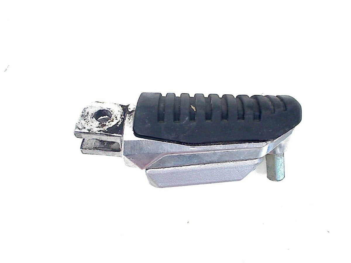 VOETSTEUN LINKS VOOR Suzuki GSR 750 2011-2016 (GSR 750), Dhr. S. di Majo, Gebruikt, Info@cama-motorparts.nl, P.J. Troelstraweg 8 8
3144 CX  MAASSLUIS, NL