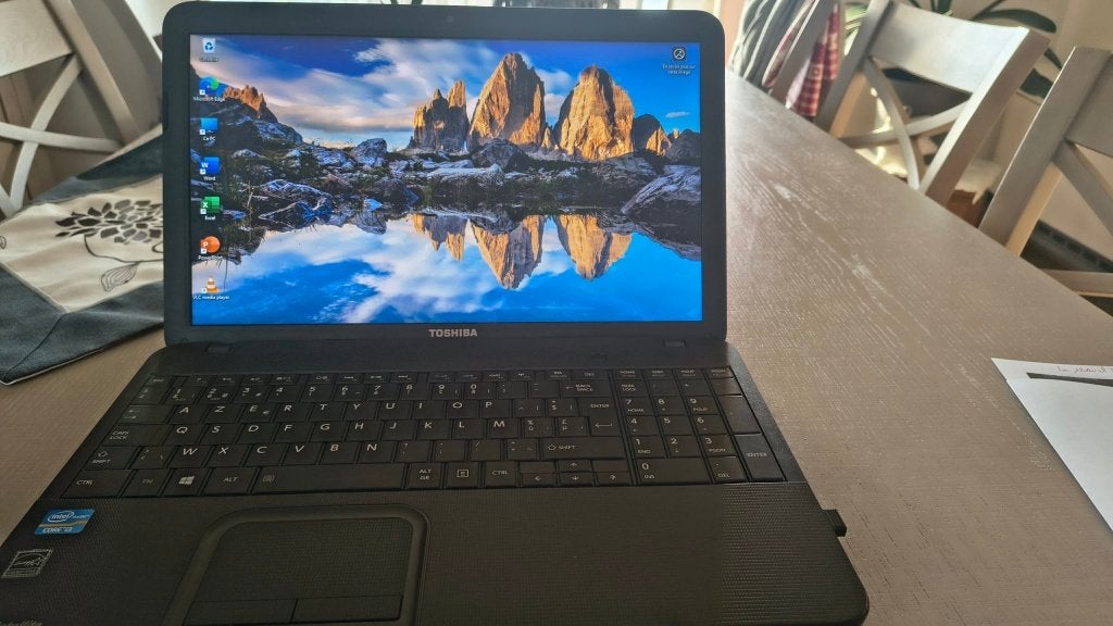 Portable TOSHIBA SATELLITE C850-1LK - SSD 240- 8go - W11 PRO, Enlèvement ou Envoi, Comme neuf, SSD