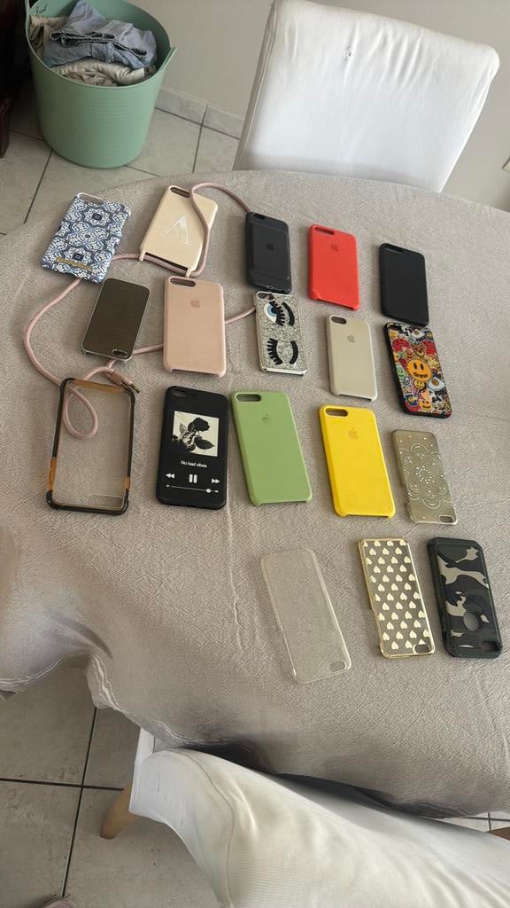 Allerlei hoesjes voor i phone, Ophalen, Zo goed als nieuw