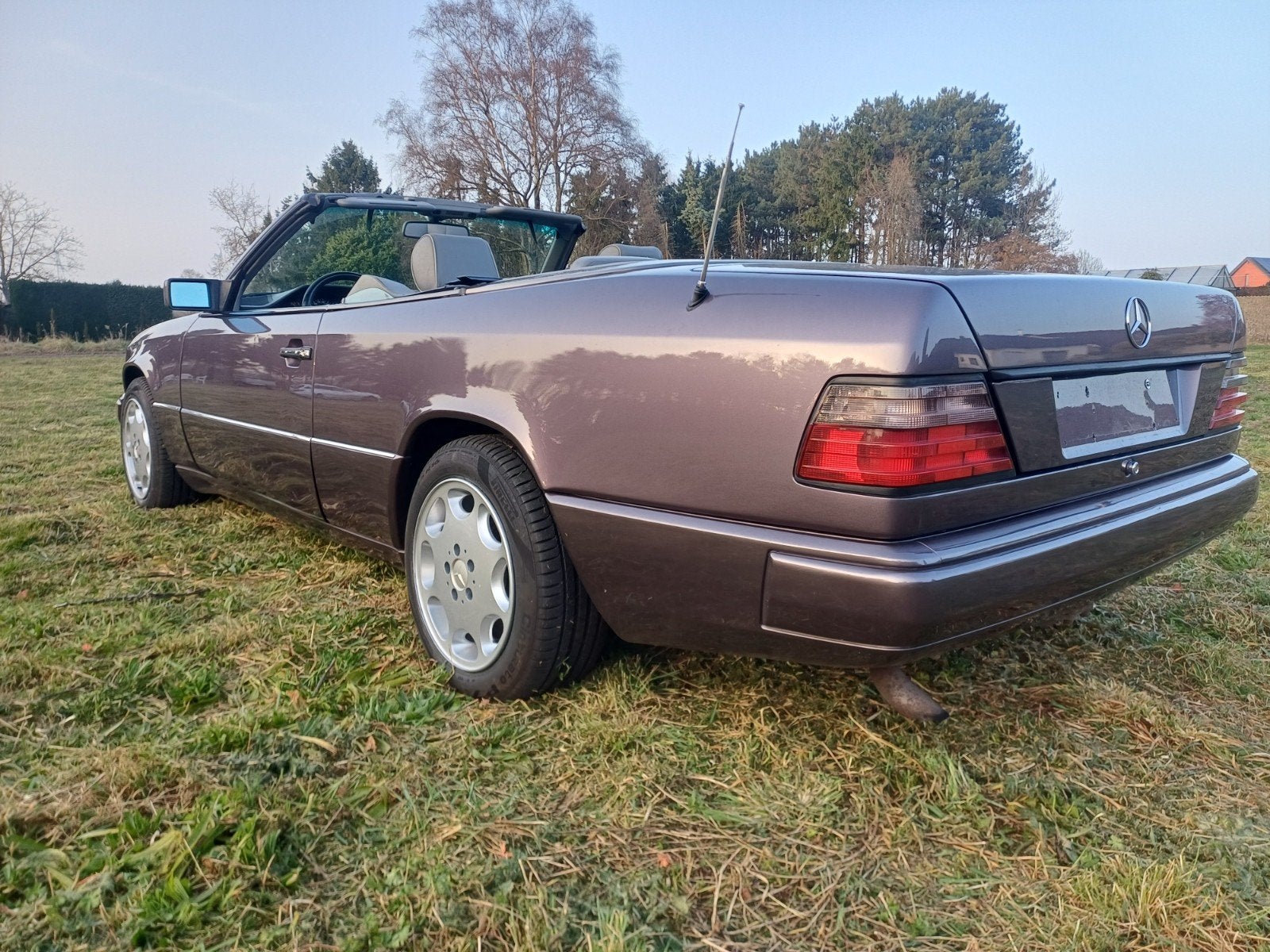 Mercedes e220 cabrio A124 in topstaat, foto 6