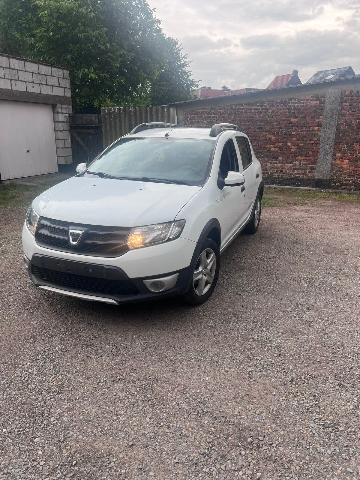 Dacia sandero, Auto's, Dacia, Stof, Zwart, Wit, 5 deurs