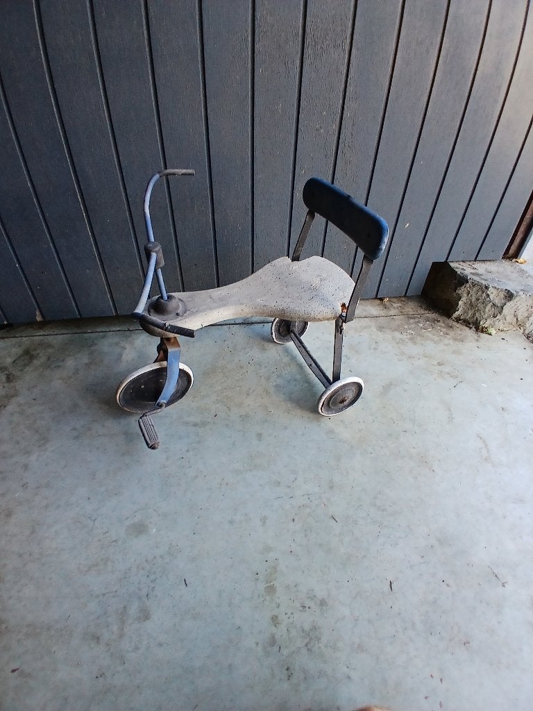 Ancien tricycle, Enlèvement