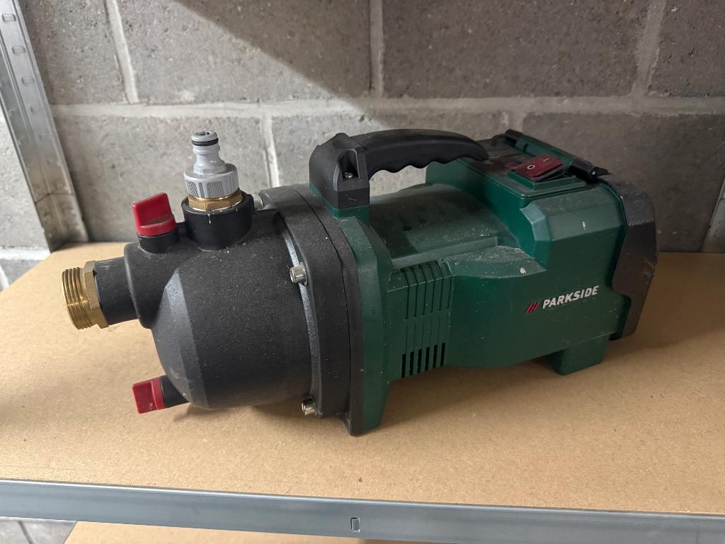 Parkside water pomp op batterij, Ophalen, Zo goed als nieuw, Accu, Beregeningspomp