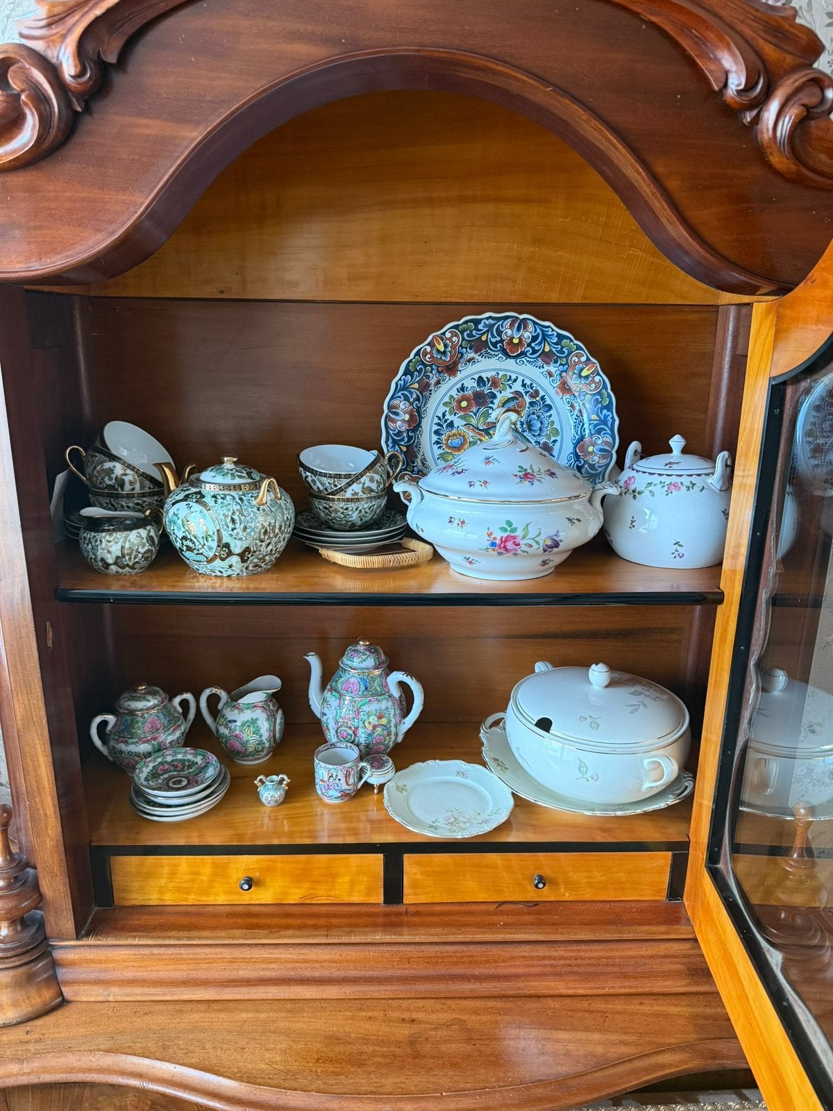 Diverse antiek servies, Ophalen