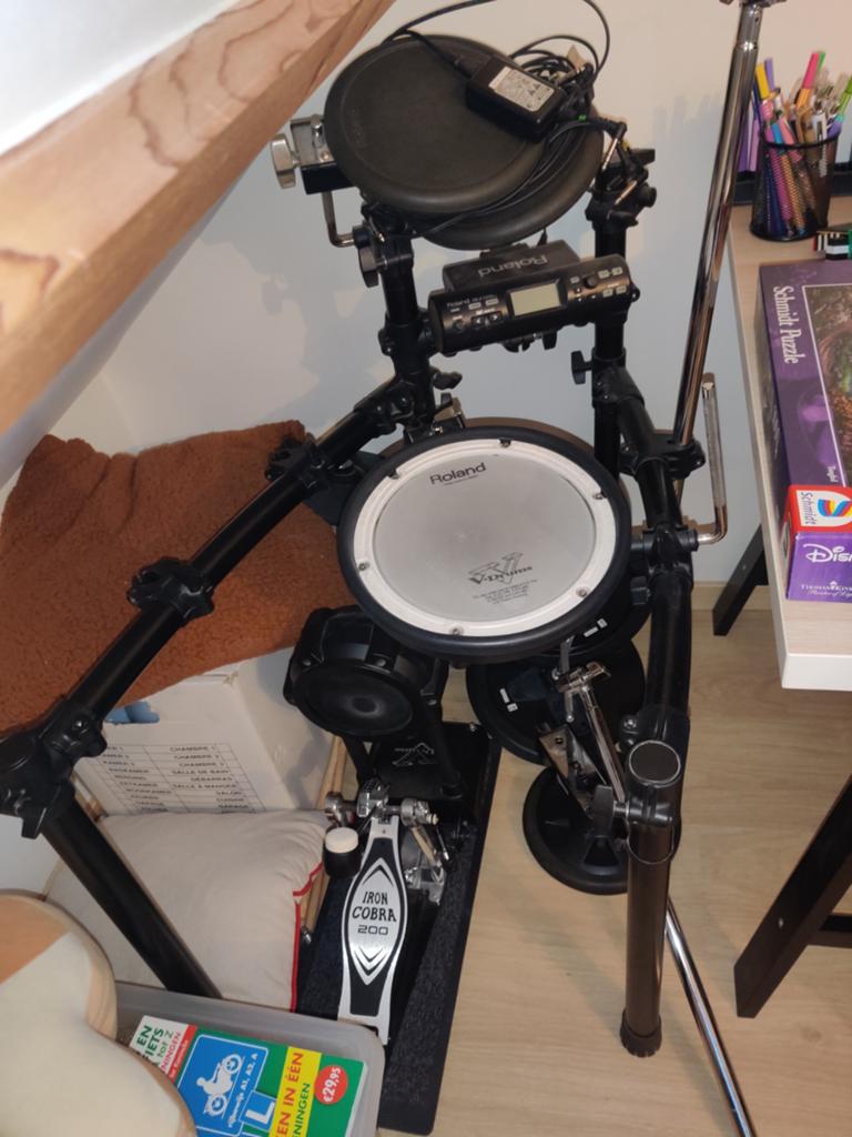 Roland TD4 drumset met cobra 200 pedaal en geluidsmat, Muziek en Instrumenten, Ophalen, Roland