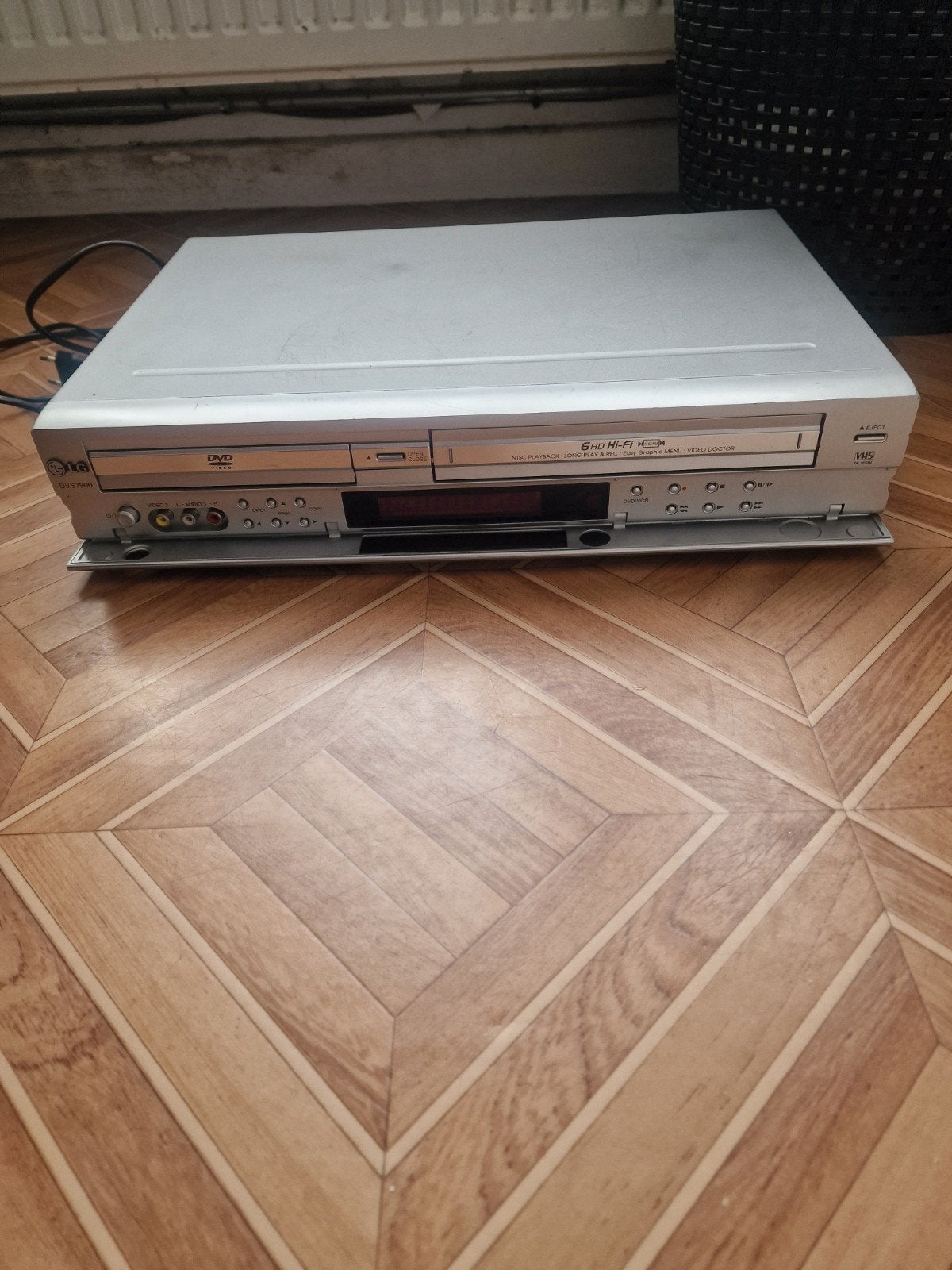 Combiné Lecteur DVD / Magnétoscope VHS LG DVS7900 – 6 Têtes, Bijoux, Sacs & Beauté, Boîtes de maquillage & Beauty case, Enlèvement ou Envoi