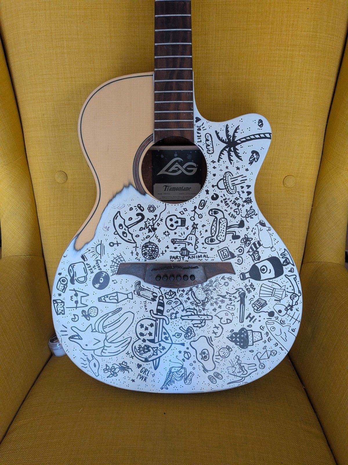Lag Tramontane model semi akoestische gitaar, Ophalen, Zo goed als nieuw, Western- of Steelstringgitaar, Met (piezo-)element