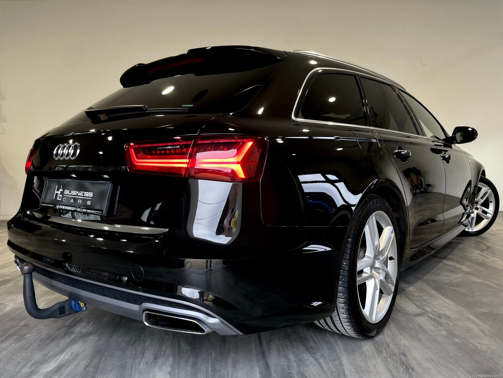Audi A6 AVANT 2.0TDi S-TRONIC 3X S-LINE/ MATRIXLED/ ATTELAGE, Auto's, 118 g/km, 4 cilinders, Zwart, Bedrijf