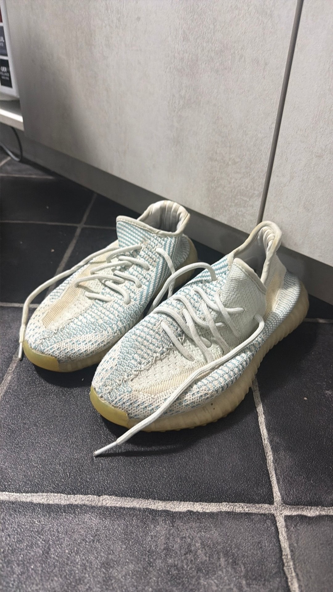 Yeezy 350 cloud white, Enlèvement ou Envoi, Utilisé, Chaussures