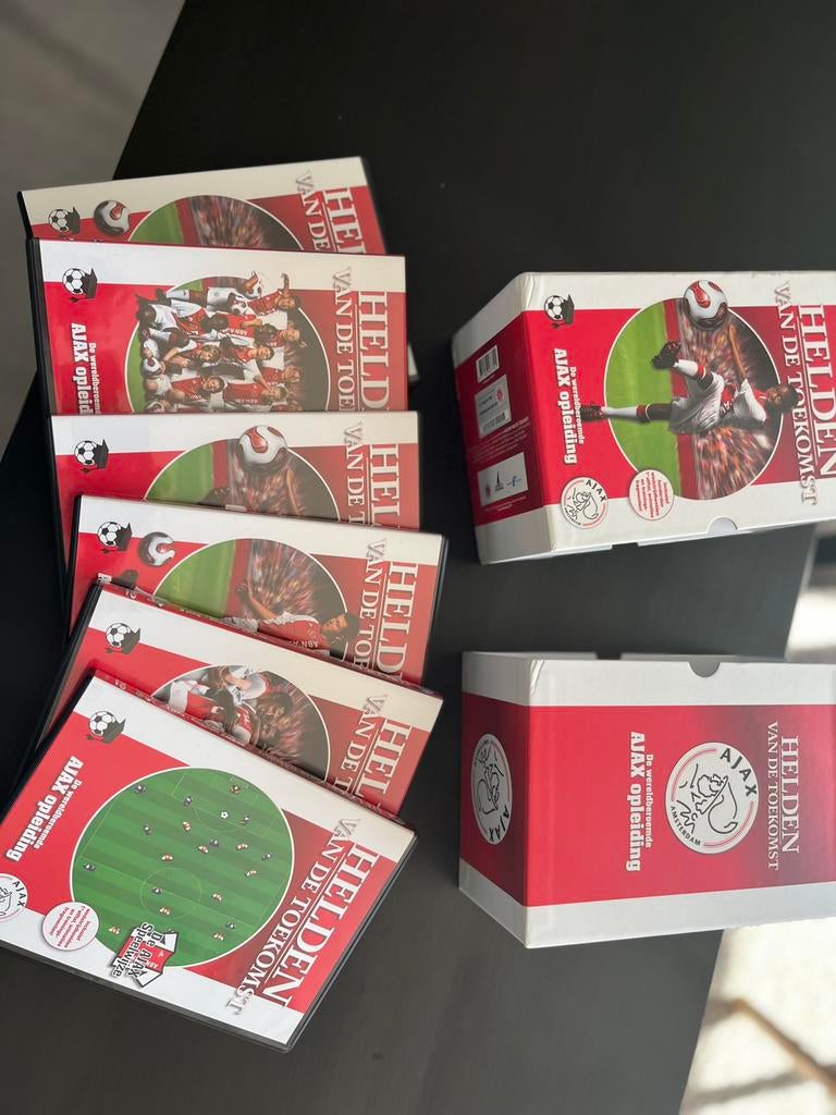 DVD reeks Ajax school, Verzamelen, Ophalen, Zo goed als nieuw