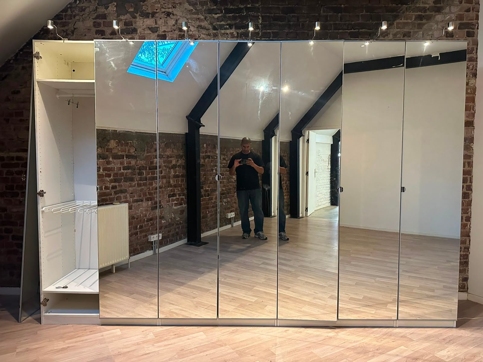 Dressing Miroir, Enlèvement