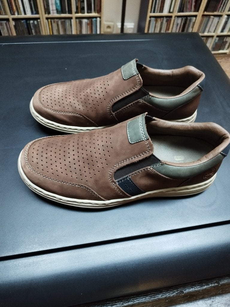Chaussures RIEKER 42 - comme neuves, Vêtements | Hommes, Chaussures, Enlèvement ou Envoi, Autres couleurs, Comme neuf, Autres types