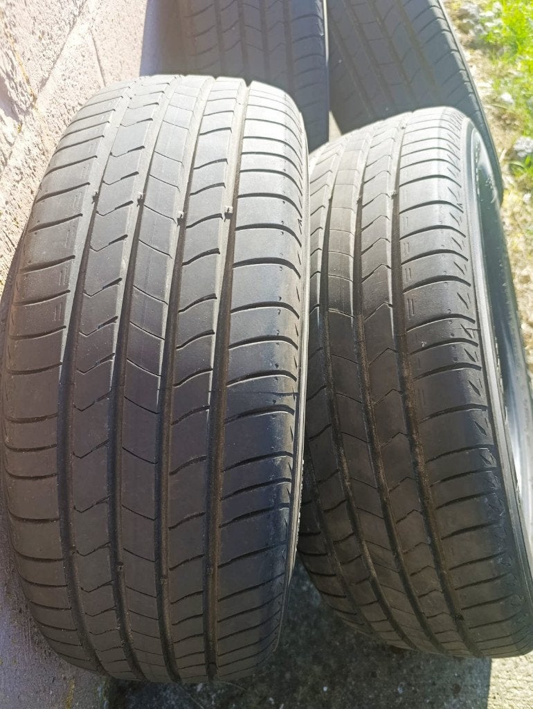 4 nieuwe banden 215/60 R17 96H, Ophalen, 215 mm, Nieuw, 17 inch