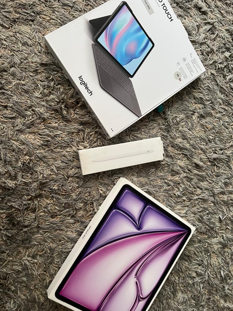APPLE iPad Air 13" 128 GB Wi-Fi Purple Edition 2024, Gris, Apple iPad, Comme neuf, Enlèvement