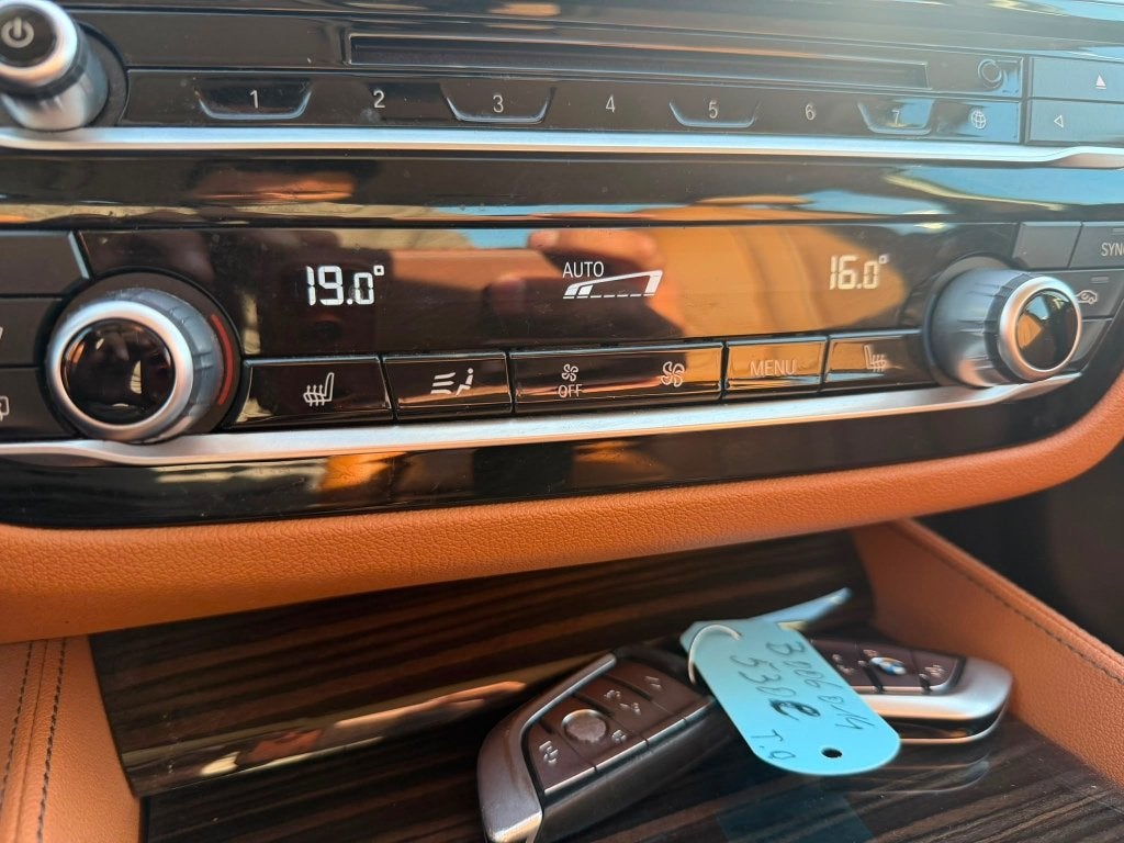 BMW 530e hybride benzine, Automaat, Achterwielaandrijving, Bruin, Leder