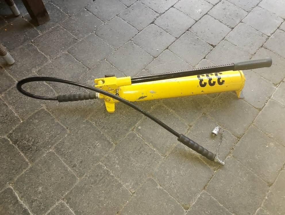 Pompe manuelle hydraulique, Enlèvement ou Envoi