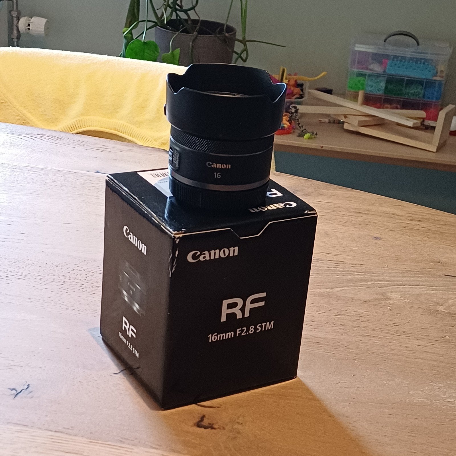 rf 16 f2.8 stm, TV, Hi-fi & Vidéo, Photo | Lentilles & Objectifs, Autofocus, Canon RF, Comme neuf, Objectif grand angle