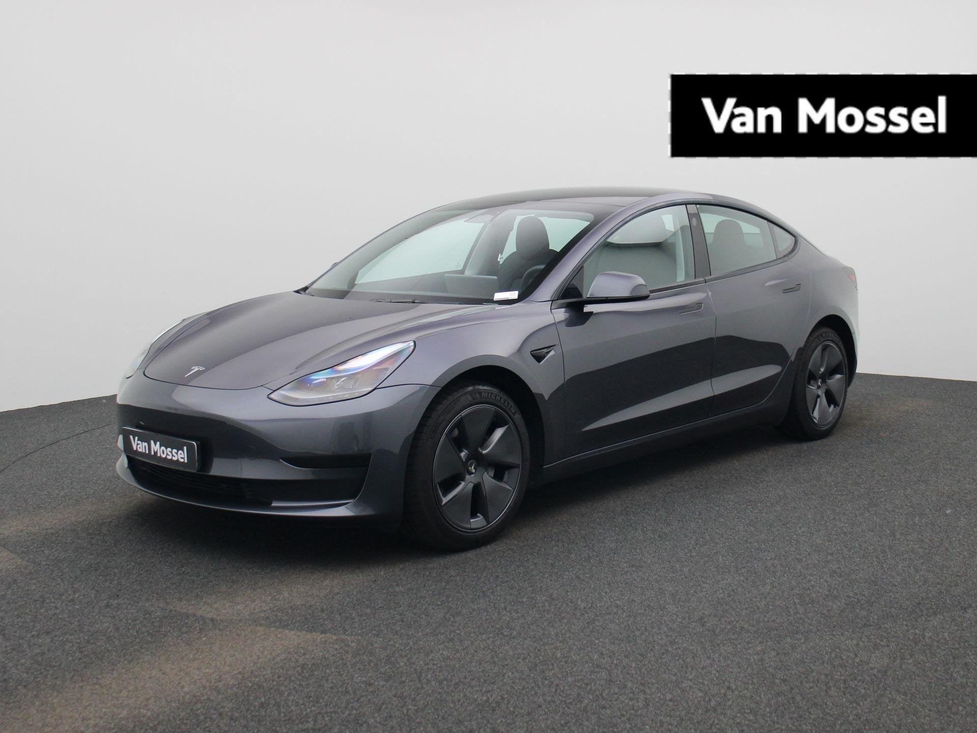 Tesla Model 3 Standard Range Autopilot (automatique), Autos, Tesla, 50 kWh, Argent ou Gris, Achat, 1611 kg