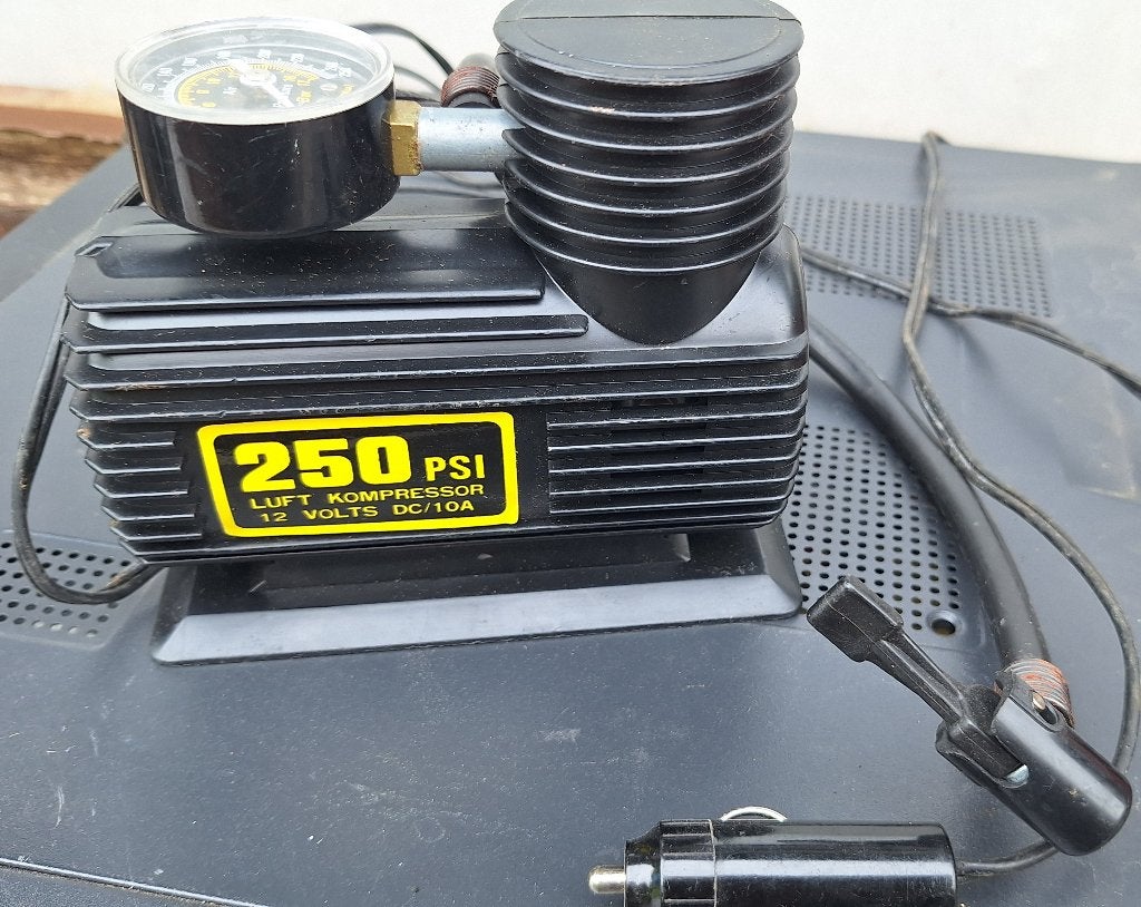 compressor, Doe-het-zelf en Bouw, Compressors, Ophalen, Zo goed als nieuw, Minder dan 200 liter/min, Minder dan 6 bar
