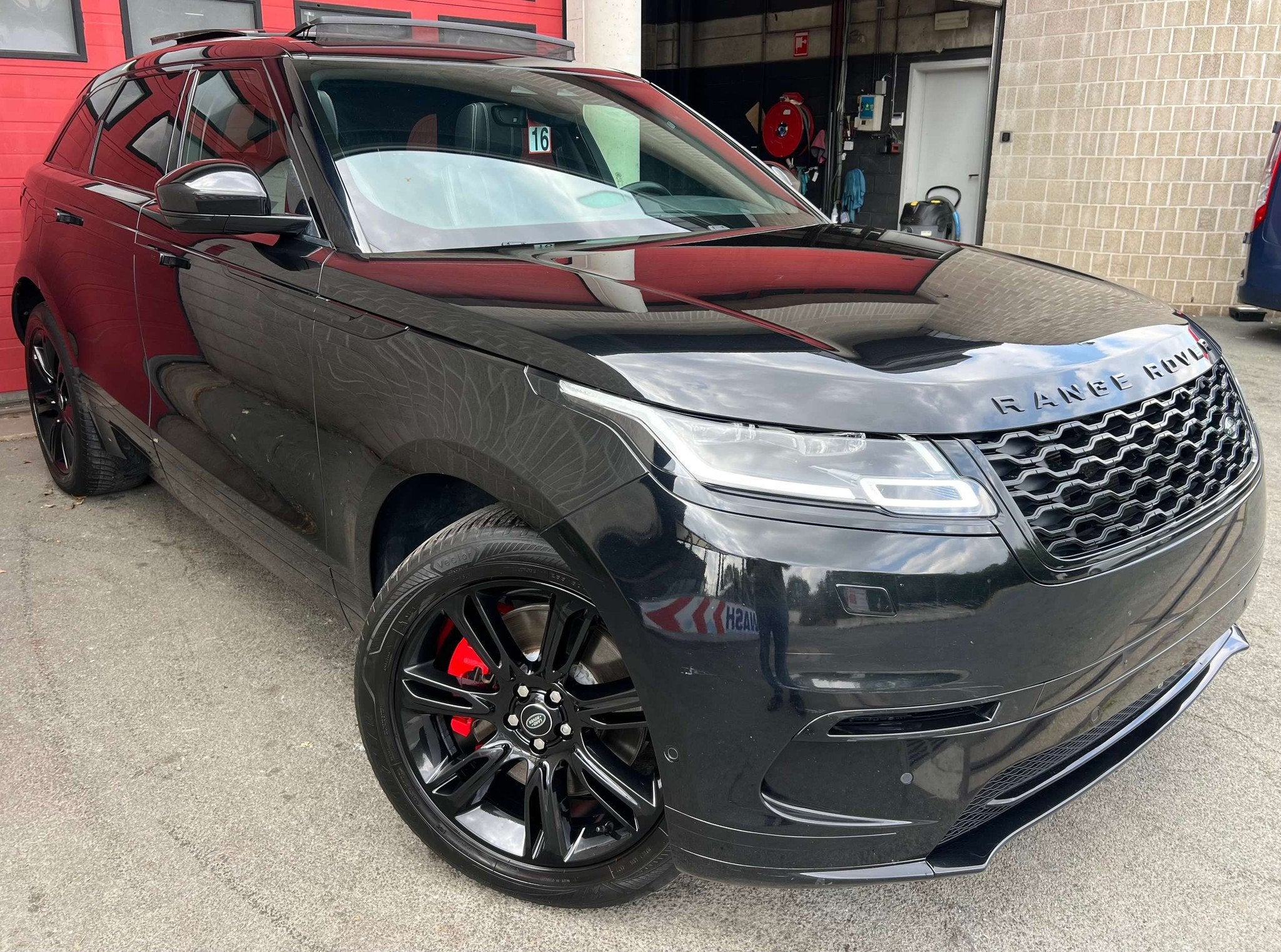 Land Rover Range Rover Velar 3.0 Turbo MHEV P400 (25.991 €, Auto's, Automaat, 2995 cc, Range Rover Velar, Zwart