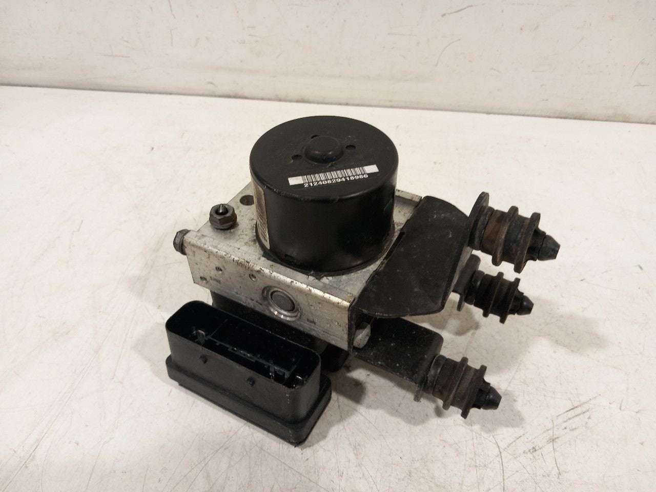 Abs pomp Volkswagen Golf, Onderdelen@venauto.nl, Van der Ven Autorecycling B.V., Gebruikt, Ettenseweg 76, 4706 PB Roosendaal, The Netherlands