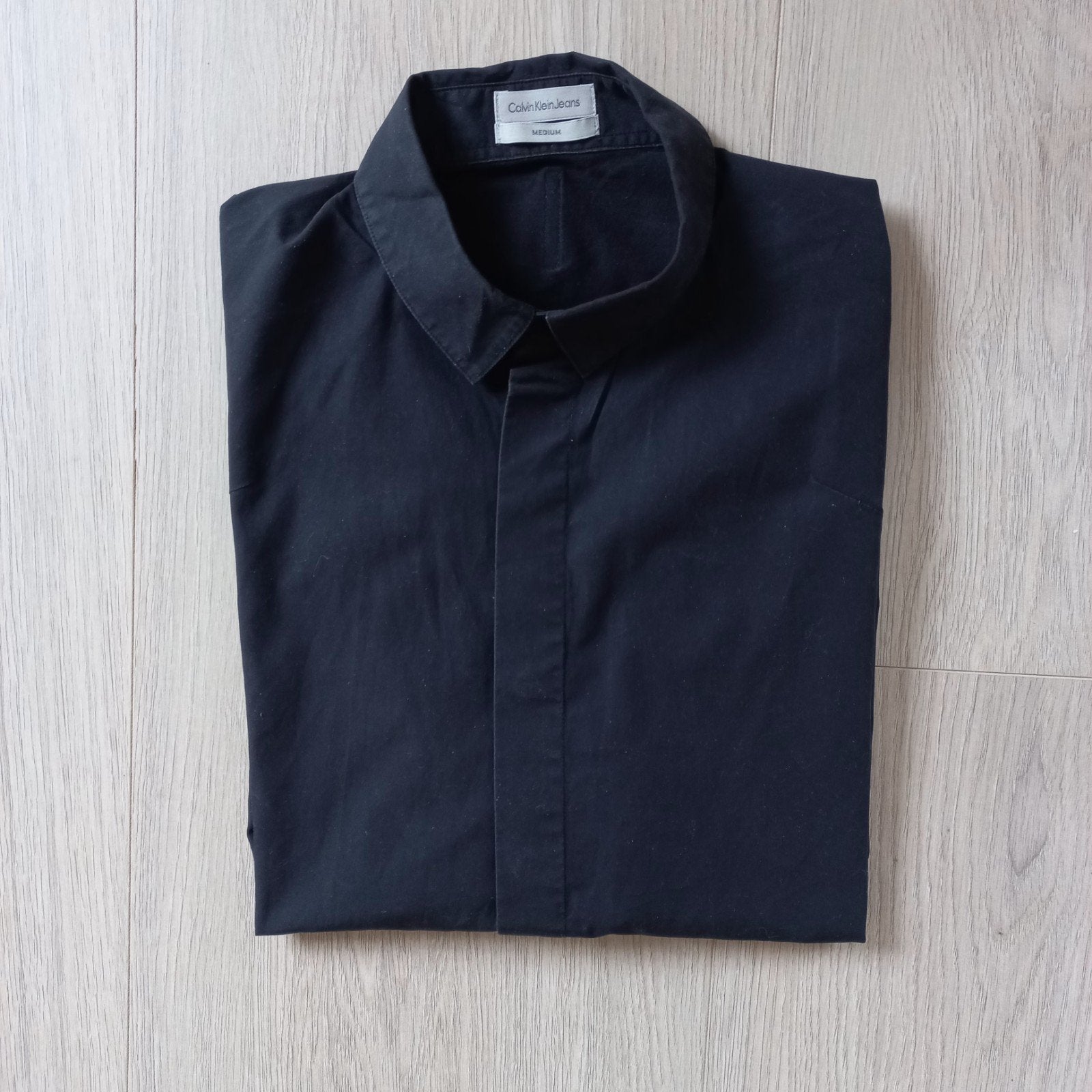 Stijlvol zwart Calvin Klein overhemd met korte mouw maat M, Kleding | Heren, Kostuums en vesten, Verzenden, Zwart
