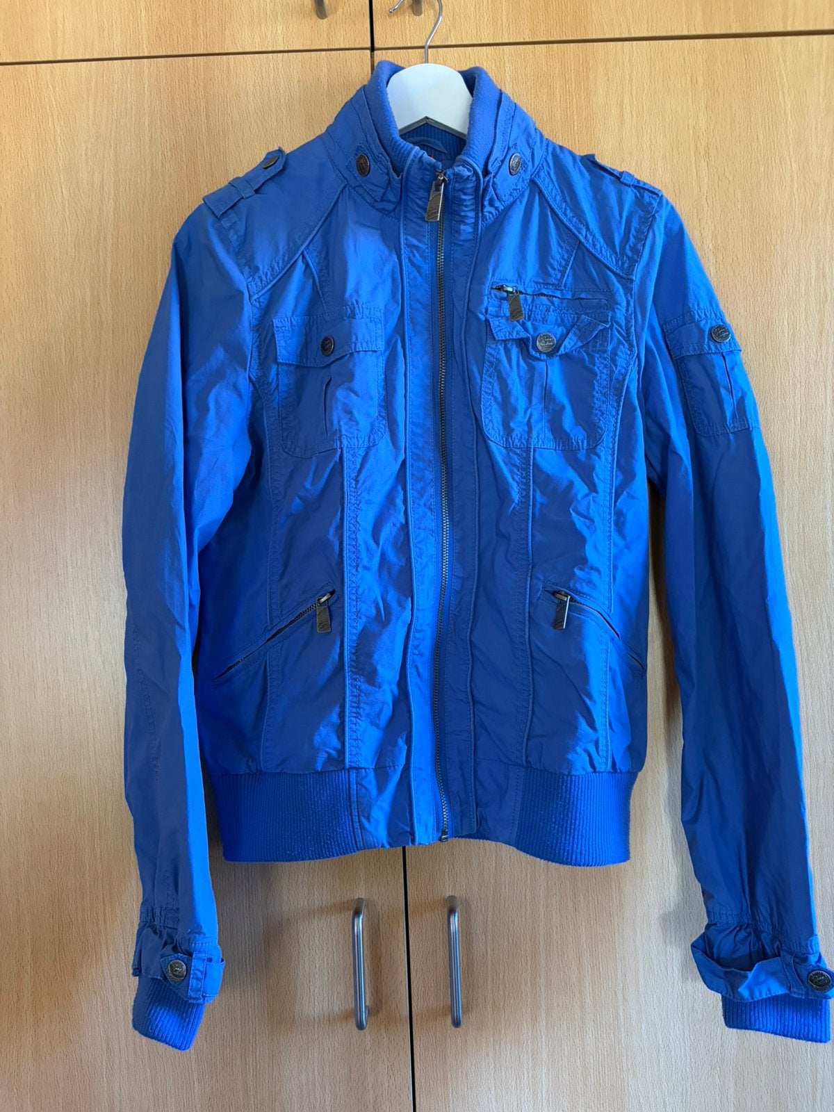 Blauwe tussenjas maat M, Ophalen of Verzenden, Zo goed als nieuw, Maat 38/40 (M), Blauw