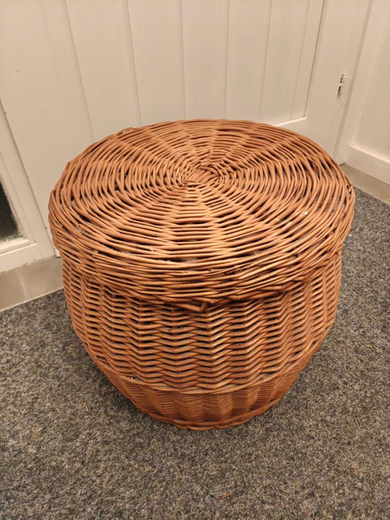 Slangenmand / rieten mand met deksel / opbergmand, Huis en Inrichting, Ophalen, Mand