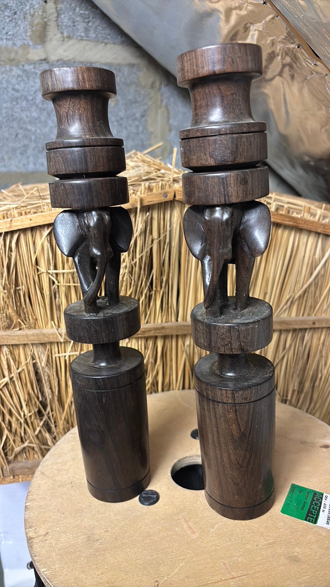 Koppel ebbenhouten kandelaars - authentiek handwerk, Antiek en Kunst, Ophalen of Verzenden, Overige materialen